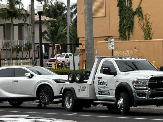 Executive Towing And Recovery