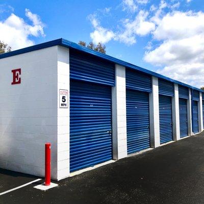 Exterior access drive-up units.