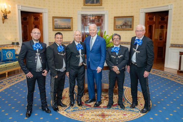 Mariachi Los Amigos