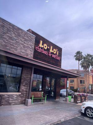 Lo-Lo's Chicken & Waffles