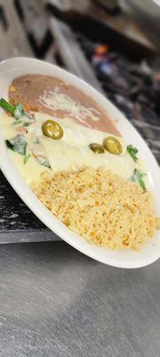 Spinach Enchiladas with Sourcream Sauce, Yum!!