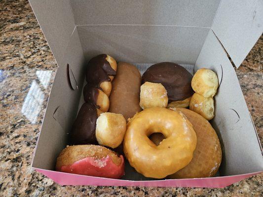 Plaza Donuts & Yogurt