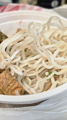 Cọng bún cứng có thể đứng lên được luôn nha quý vị