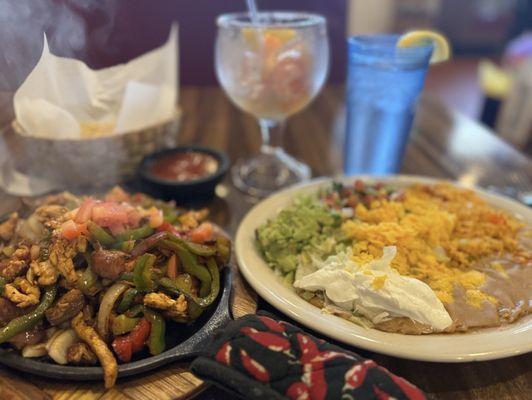 Chicken and Carnita Fajitas Yum!