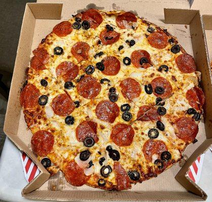 Medium thin crust with pepperoni, onions and black olives