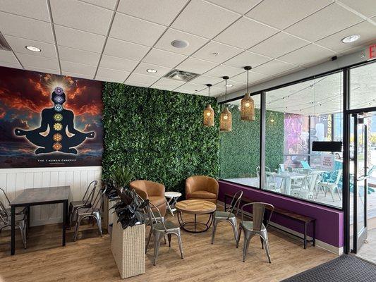 Cute lounge area, they've also got nice outdoor seating