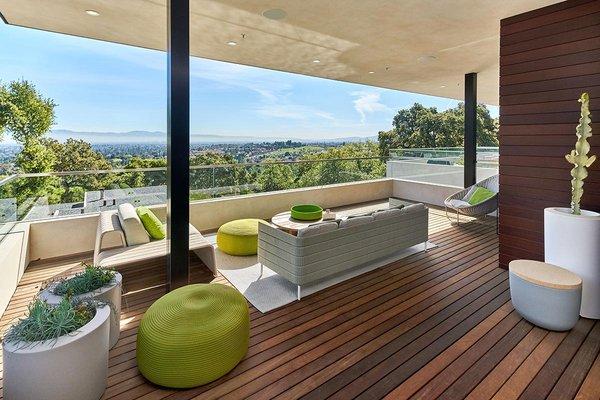 10718 Mora Drive Los Altos