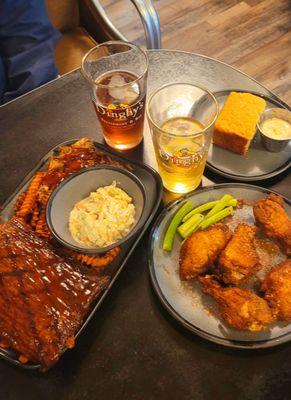 Dinghy's Restaurant & Bar