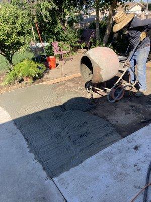 Johnny Olivas Gardening