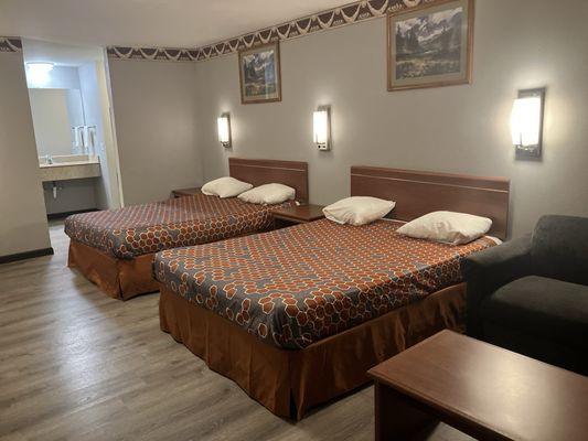 Express Inn & Suites