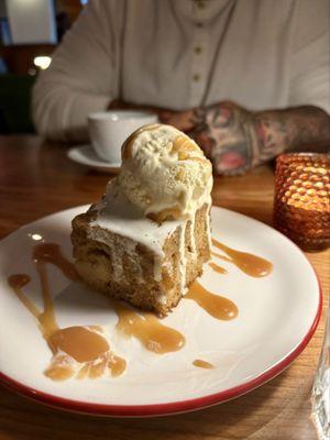 Apple fritter cake w/ ice cream
