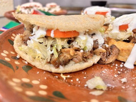 Taqueria Y Carniceria El Amigo