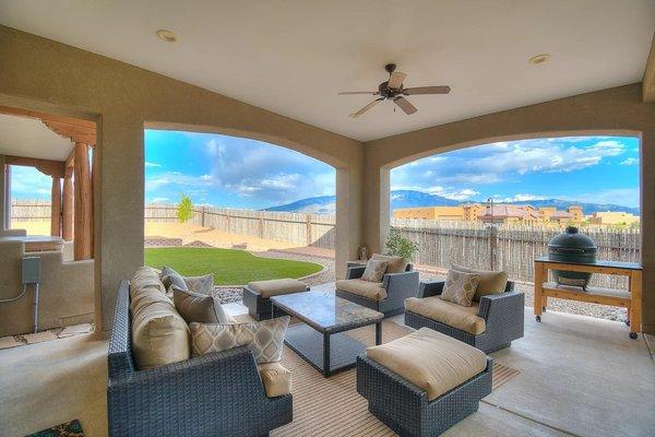 Corrales back yard views and entertaining oasis