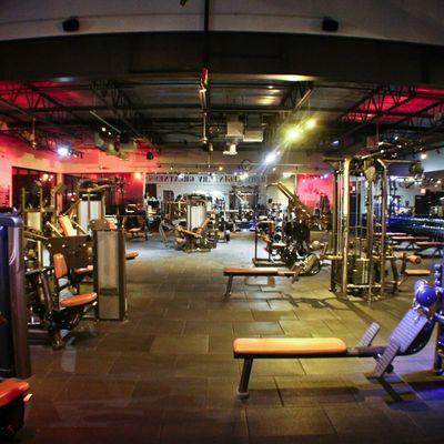 New ownership...new gym! Come in and check out the competely renovated World Gym LQ.