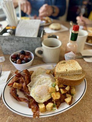 Castaways Cafe and Grill