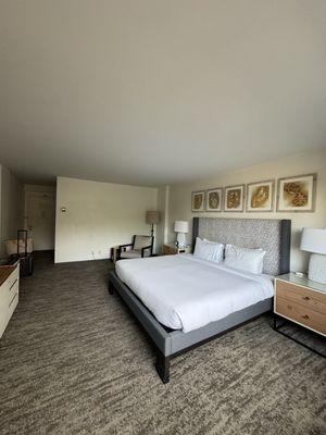 King size bedroom