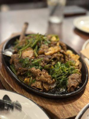 Cumin lamb on sizzling plate