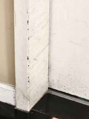 Terrible condition in lobby