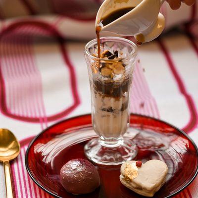 Event Producer: Chelsey Lange & Jasmine Vukmarkovic
Table Linen: Pink Red Condesa from Deco Collection