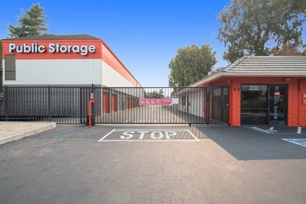 Public Storage