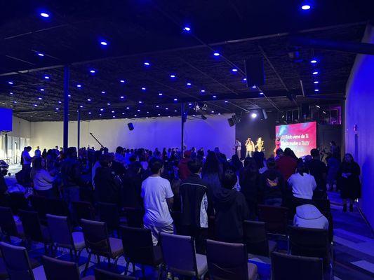 Iglesia Restaurando Naciones / Restoring Nations Church