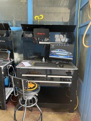 Mercedes Master Shop