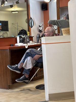 Max's Beauty Salon