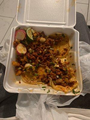 4 tacos to go, this is how they were served in the platter