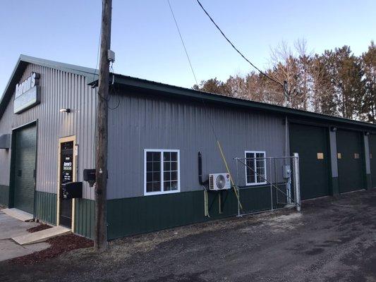 Oil change, auto repair, engine repair, car repair, brakes, shocks, exhaust, transmission repair