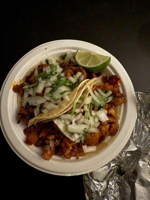 Tacos con pollo and al pastor