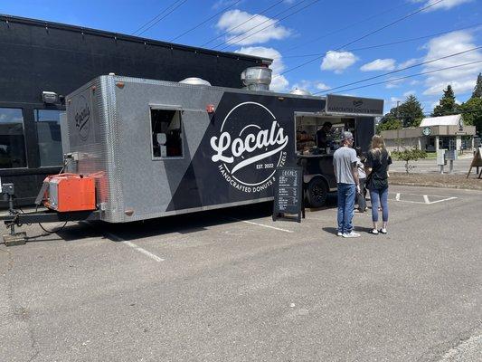 Locals Donuts