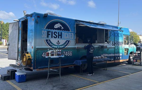 Nice seafood food truck