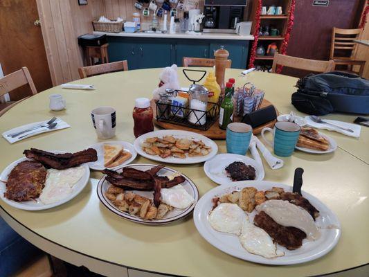 Crispy bacon, homemade hashbrowns, chicken fried steak.