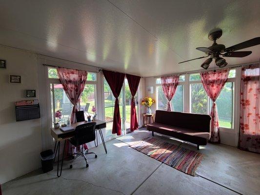 Happie Hippie Massage