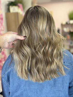 The Dirty Blonde Salon