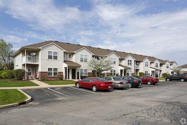 Danbury Court | Bloomington, IL