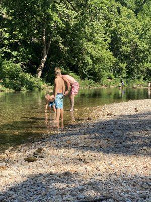 Crawdad hunters