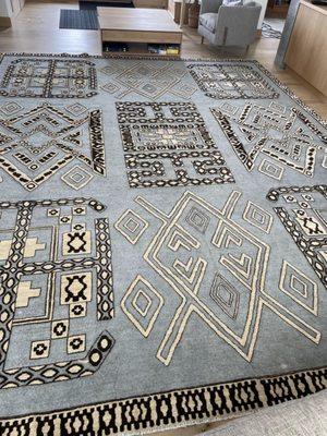 Size 12x17 custom made to one of our special customer. Geometric design.