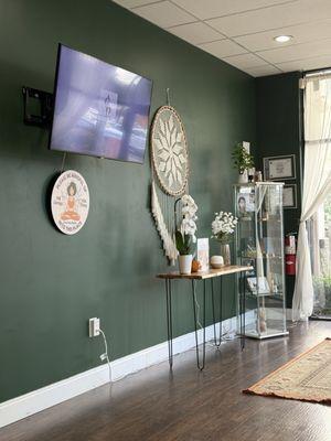 The cutest brow salon with the best energy