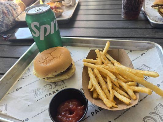 Little burger with fontina cheese and truffle fries