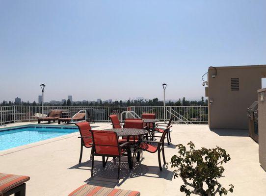 Chelsea Court Apartments in Hancock Park