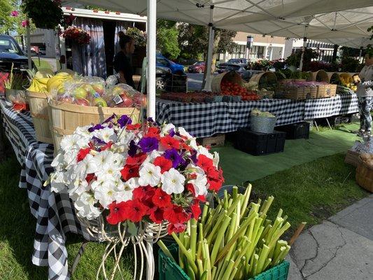 flowers and farmers marketa
