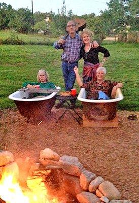 star gazing tubs with pillows, quilts