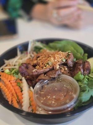 Bún thịt nướng ( vermicelli with grill pork)