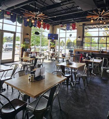 Von Ebert Pizzeria & Taproom