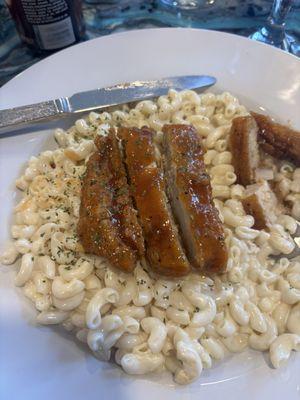 Spicy honey glazed mac & cheese