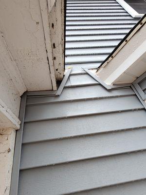 Water gets behind siding