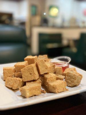 Golden Fried Tofu (deep-fried tofu, served with house special sauce)
