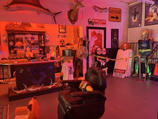 Village Antiques & Collectibles