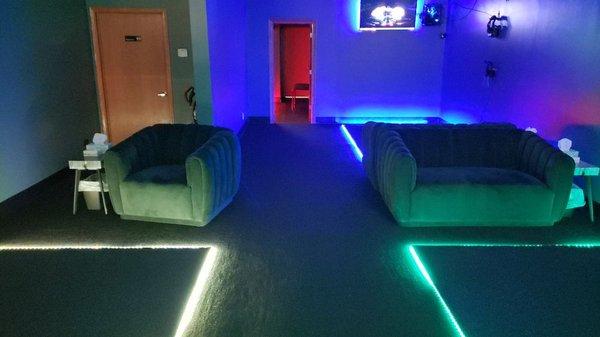 Our stations utilize cutting edge headsets, and high end tracking systems to provide amazing virtual experiences!